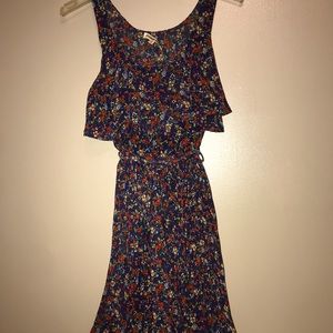 SMALL FLORAL SUNDRESS 💐